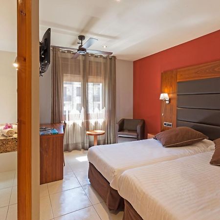 Hotel Restaurant Castellarnau Эс-Кало Экстерьер фото